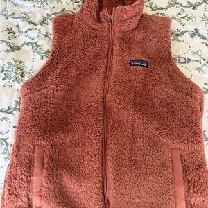 Patagonia Sherpa Vest in century pink